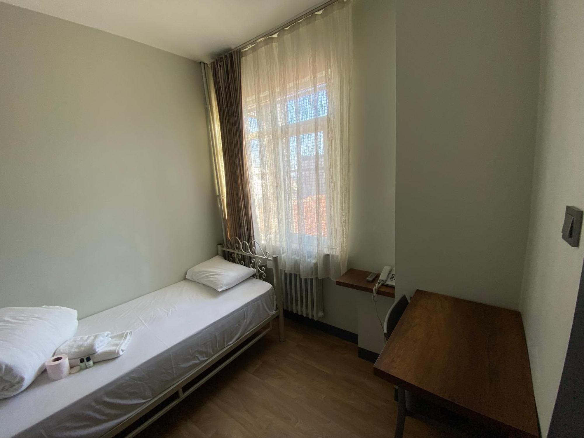 Ferah Hostel Istanbul Exterior photo